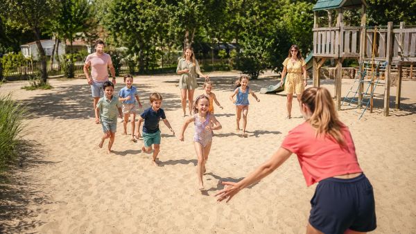 Vacances en famille loin du tourisme de masse dans les Landes